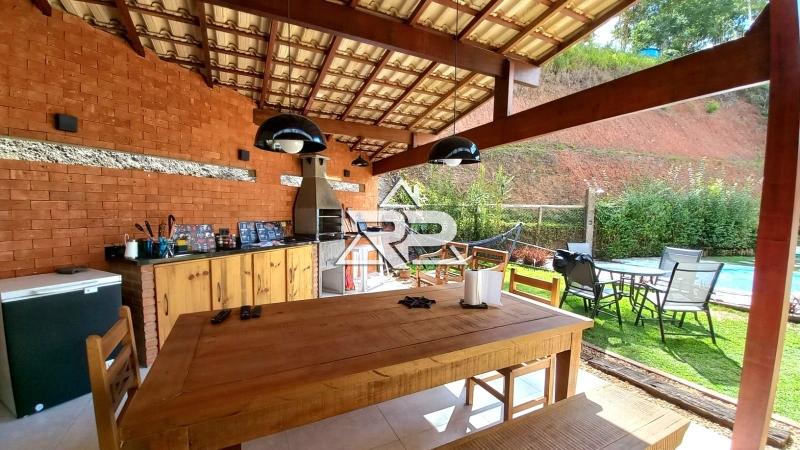 Comprar Casa em Itaipava, Petrópolis/RJ - Renata Pereira Corretora