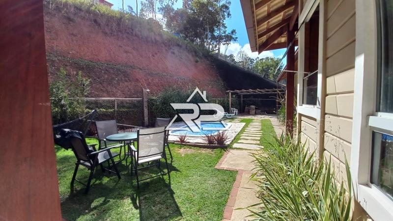 Comprar Casa em Itaipava, Petrópolis/RJ - Renata Pereira Corretora