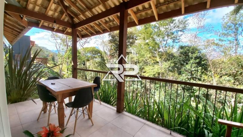 Comprar Casa em Itaipava, Petrópolis/RJ - Renata Pereira Corretora