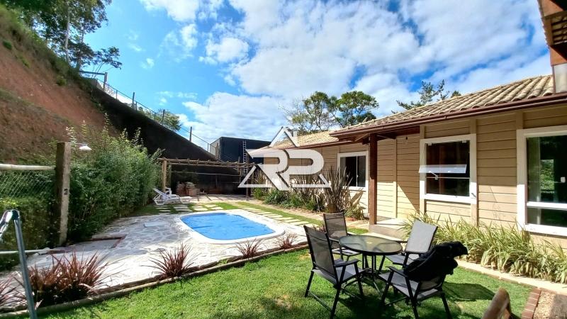 Comprar Casa em Itaipava, Petrópolis/RJ - Renata Pereira Corretora
