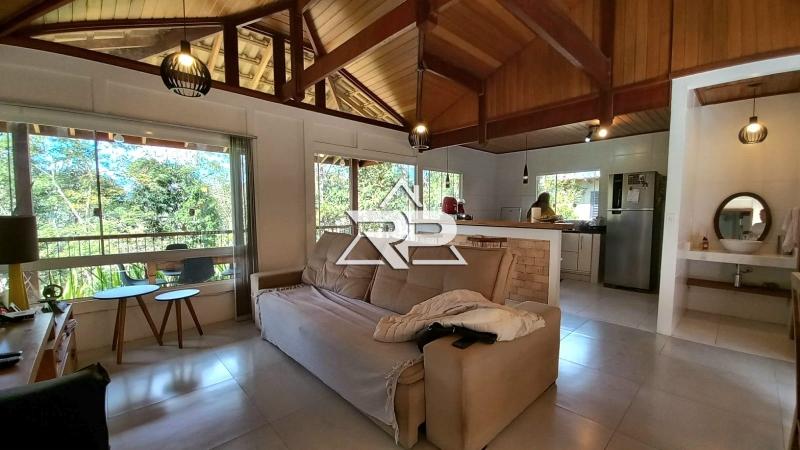 Comprar Casa em Itaipava, Petrópolis/RJ - Renata Pereira Corretora