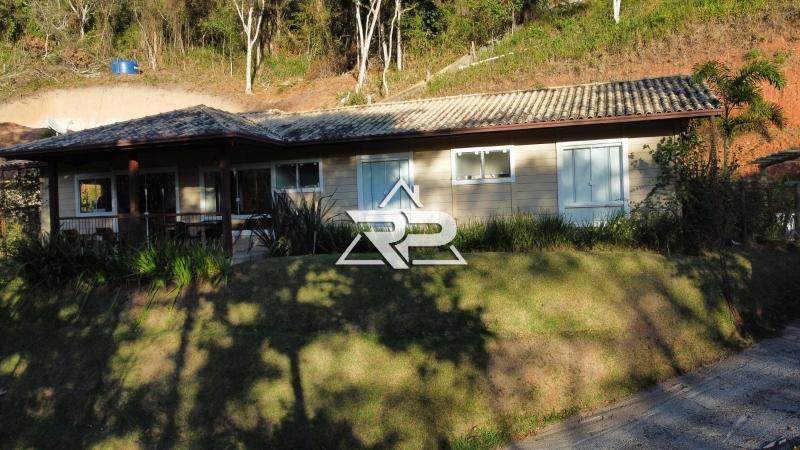 Comprar Casa em Itaipava, Petrópolis/RJ - Renata Pereira Corretora