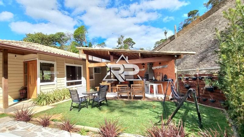 Comprar Casa em Itaipava, Petrópolis/RJ - Renata Pereira Corretora