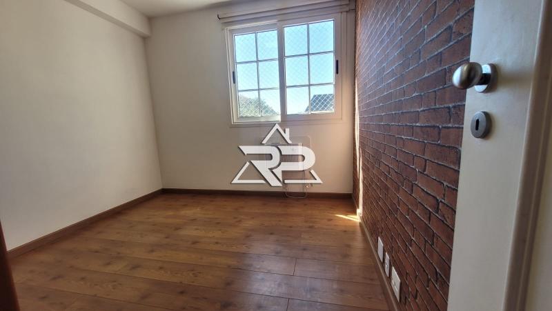 Comprar Casa em Itaipava, Petrópolis/RJ - Renata Pereira Corretora