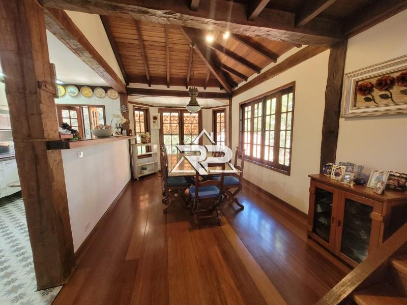 Comprar Casa em Itaipava, Petrópolis/RJ - Renata Pereira Corretora