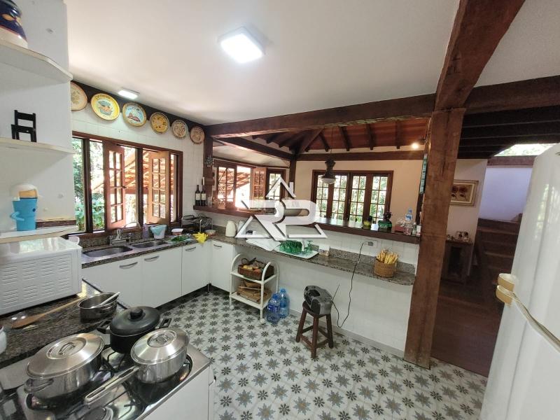 Comprar Casa em Itaipava, Petrópolis/RJ - Renata Pereira Corretora