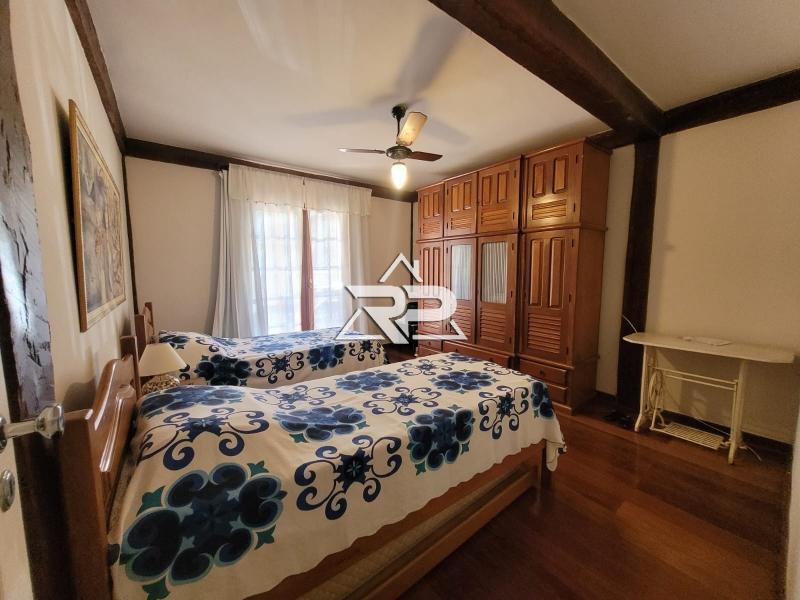 Comprar Casa em Itaipava, Petrópolis/RJ - Renata Pereira Corretora