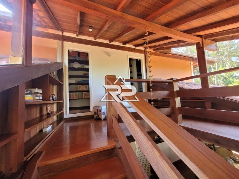 Comprar Casa em Itaipava, Petrópolis/RJ - Renata Pereira Corretora