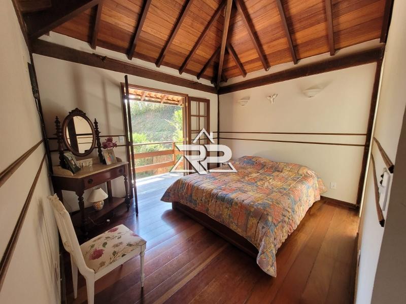 Comprar Casa em Itaipava, Petrópolis/RJ - Renata Pereira Corretora