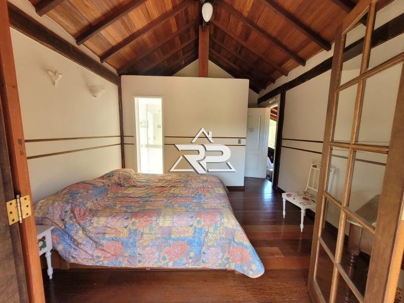 Comprar Casa em Itaipava, Petrópolis/RJ - Renata Pereira Corretora