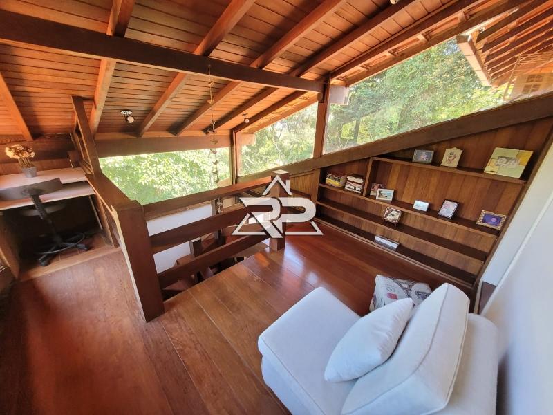 Comprar Casa em Itaipava, Petrópolis/RJ - Renata Pereira Corretora