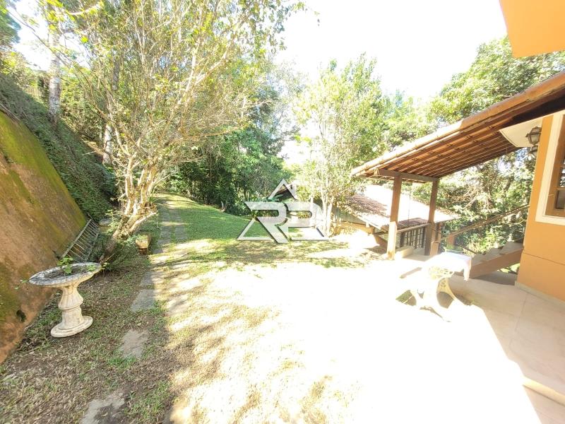 Comprar Casa em Itaipava, Petrópolis/RJ - Renata Pereira Corretora