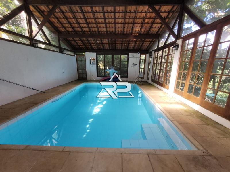 Comprar Casa em Itaipava, Petrópolis/RJ - Renata Pereira Corretora