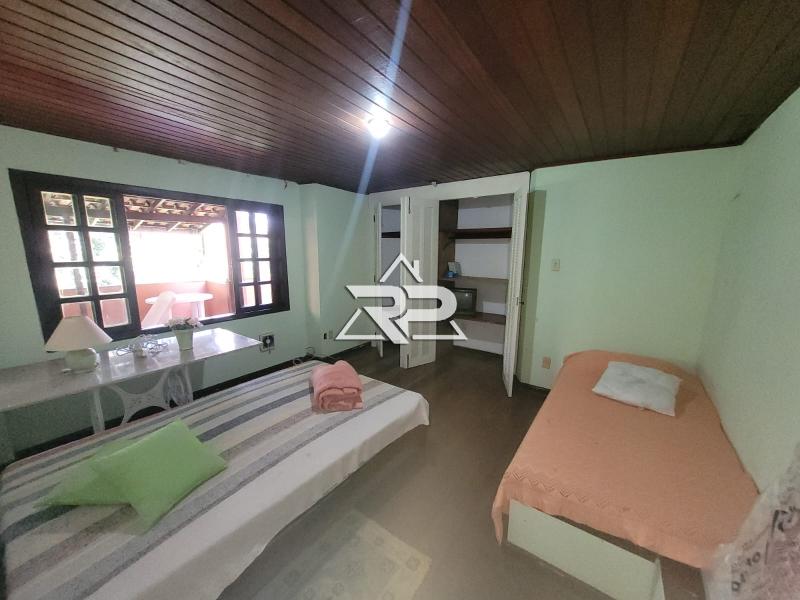 Comprar Casa em Itaipava, Petrópolis/RJ - Renata Pereira Corretora