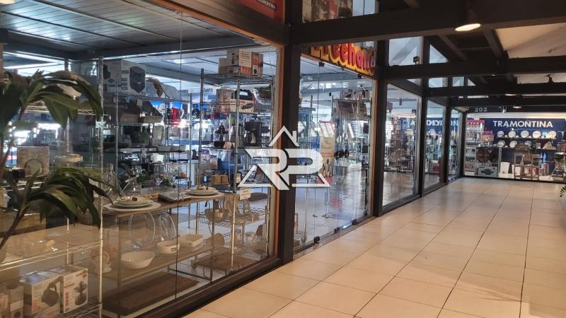 Comprar Loja em Itaipava, Petrópolis/RJ - Renata Pereira Corretora