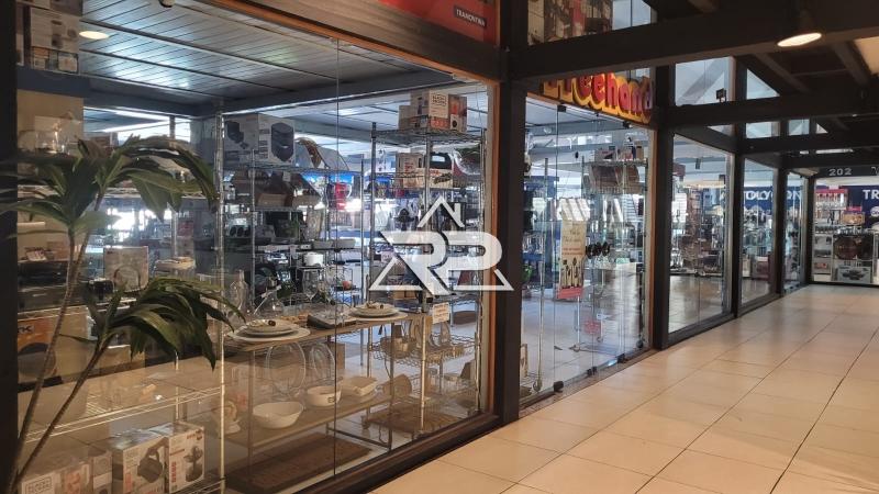 Comprar Loja em Itaipava, Petrópolis/RJ - Renata Pereira Corretora