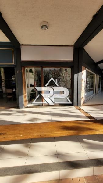 Comprar Loja em Itaipava, Petrópolis/RJ - Renata Pereira Corretora