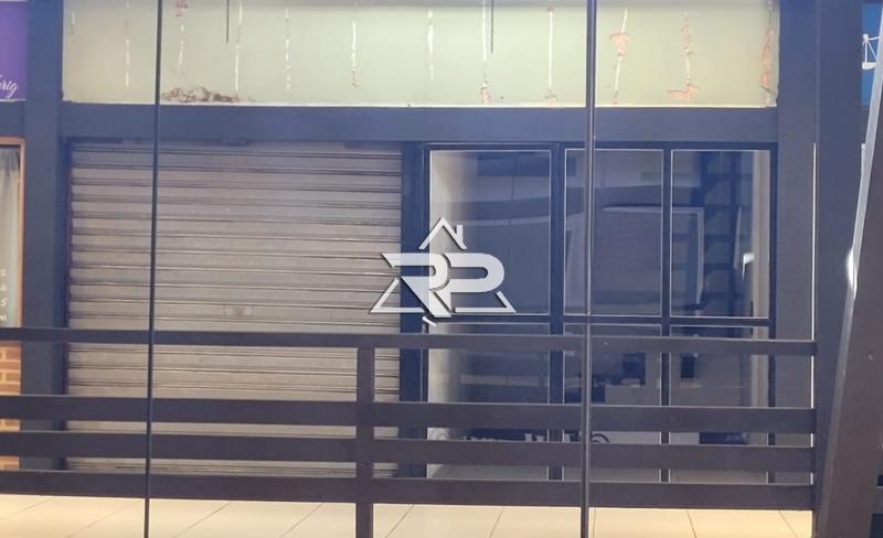 Comprar Loja em Itaipava, Petrópolis/RJ - Renata Pereira Corretora