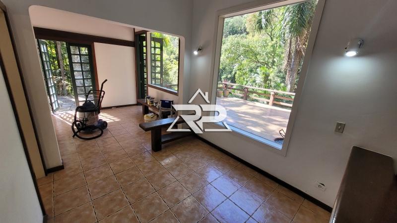 Comprar Casa em Pedro do Rio, Petrópolis/RJ - Renata Pereira Corretora
