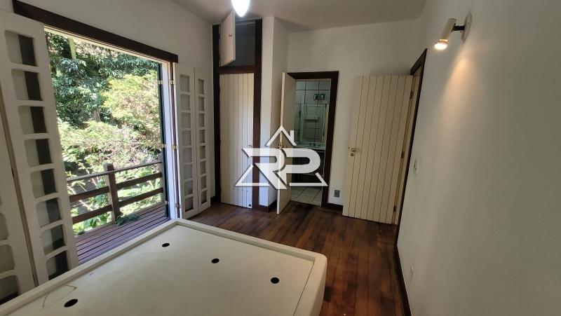 Comprar Casa em Pedro do Rio, Petrópolis/RJ - Renata Pereira Corretora