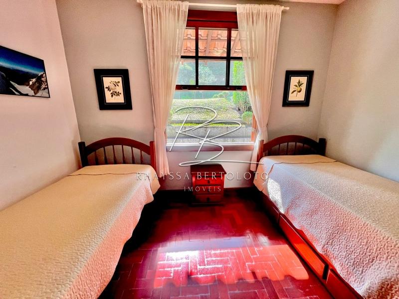 Comprar Casa em Itaipava, Petrópolis/RJ - Rhayssa Bertoloto Imóveis