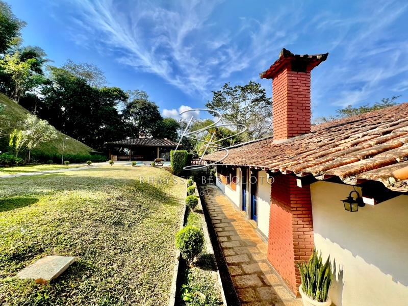 Comprar Casa em Itaipava, Petrópolis/RJ - Rhayssa Bertoloto Imóveis