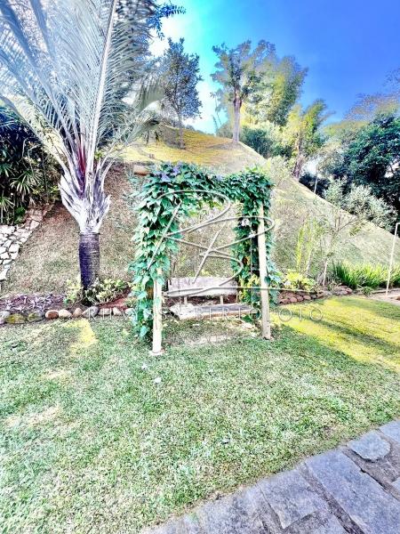 Comprar Casa em Itaipava, Petrópolis/RJ - Rhayssa Bertoloto Imóveis