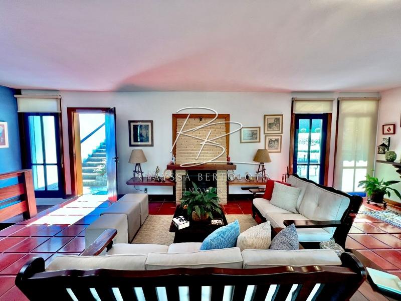 Comprar Casa em Itaipava, Petrópolis/RJ - Rhayssa Bertoloto Imóveis
