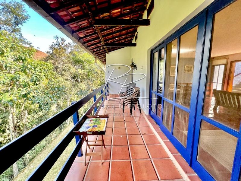 Comprar Casa em Itaipava, Petrópolis/RJ - Rhayssa Bertoloto Imóveis