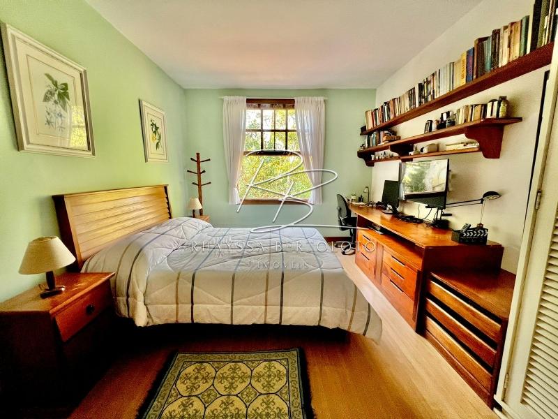 Comprar Casa em Itaipava, Petrópolis/RJ - Rhayssa Bertoloto Imóveis