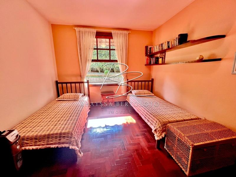 Comprar Casa em Itaipava, Petrópolis/RJ - Rhayssa Bertoloto Imóveis