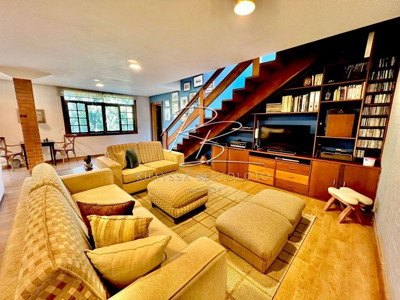 Comprar Casa em Itaipava, Petrópolis/RJ - Rhayssa Bertoloto Imóveis