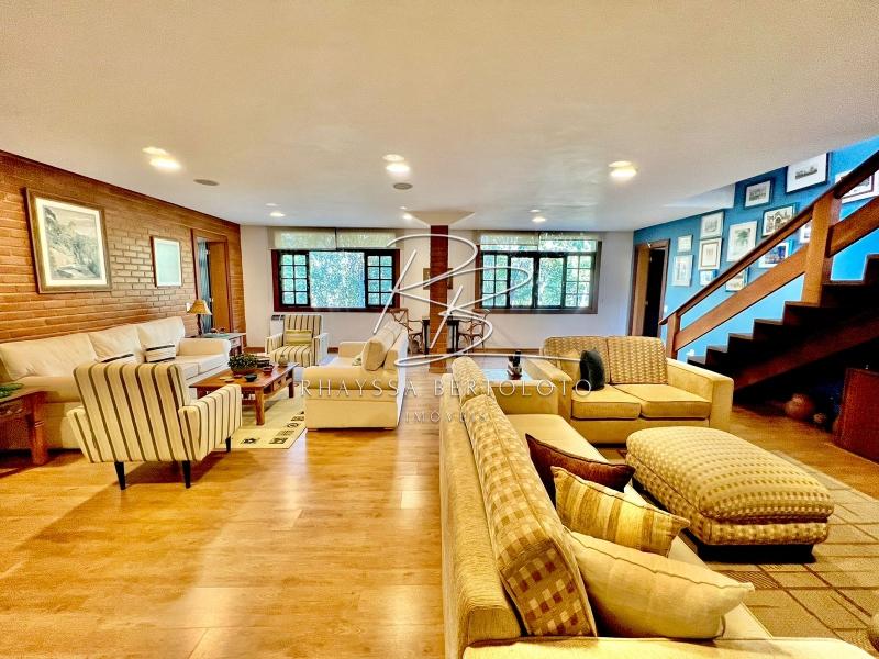 Comprar Casa em Itaipava, Petrópolis/RJ - Rhayssa Bertoloto Imóveis