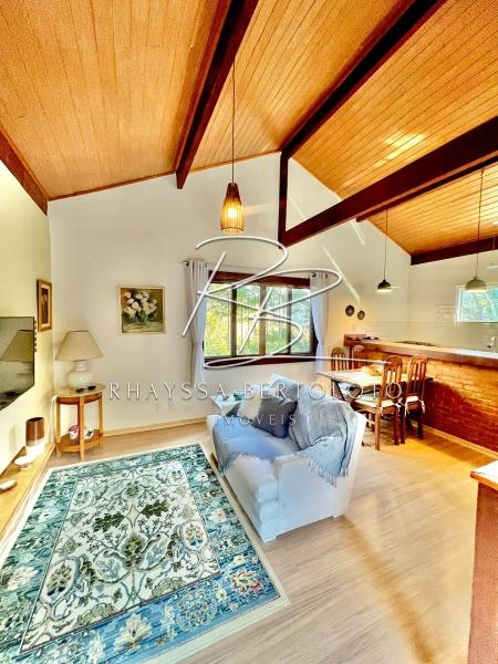 Comprar Casa em Itaipava, Petrópolis/RJ - Rhayssa Bertoloto Imóveis