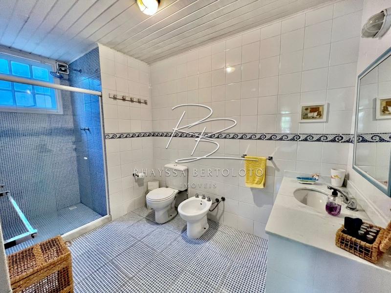 Comprar Casa em Itaipava, Petrópolis/RJ - Rhayssa Bertoloto Imóveis