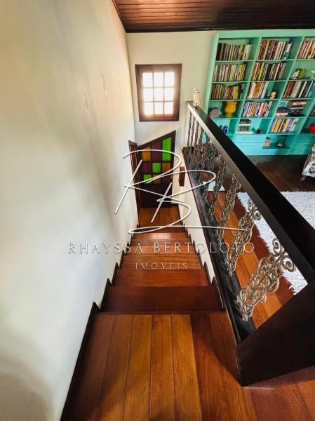 Comprar Casa em Nogueira, Petrópolis/RJ - Rhayssa Bertoloto Imóveis