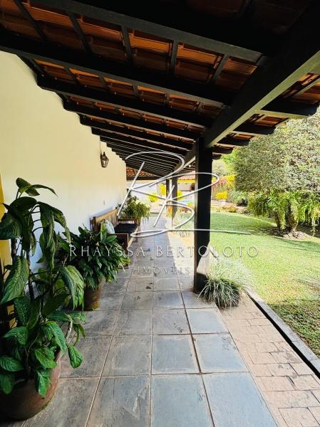 Comprar Casa em Nogueira, Petrópolis/RJ - Rhayssa Bertoloto Imóveis