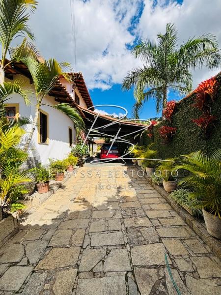 Comprar Casa em Nogueira, Petrópolis/RJ - Rhayssa Bertoloto Imóveis