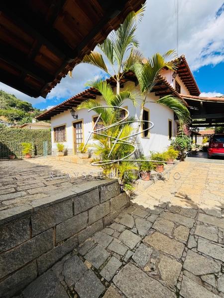 Comprar Casa em Nogueira, Petrópolis/RJ - Rhayssa Bertoloto Imóveis