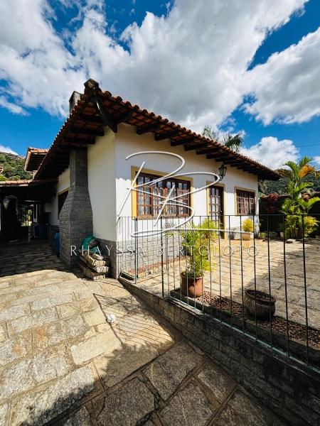Comprar Casa em Nogueira, Petrópolis/RJ - Rhayssa Bertoloto Imóveis