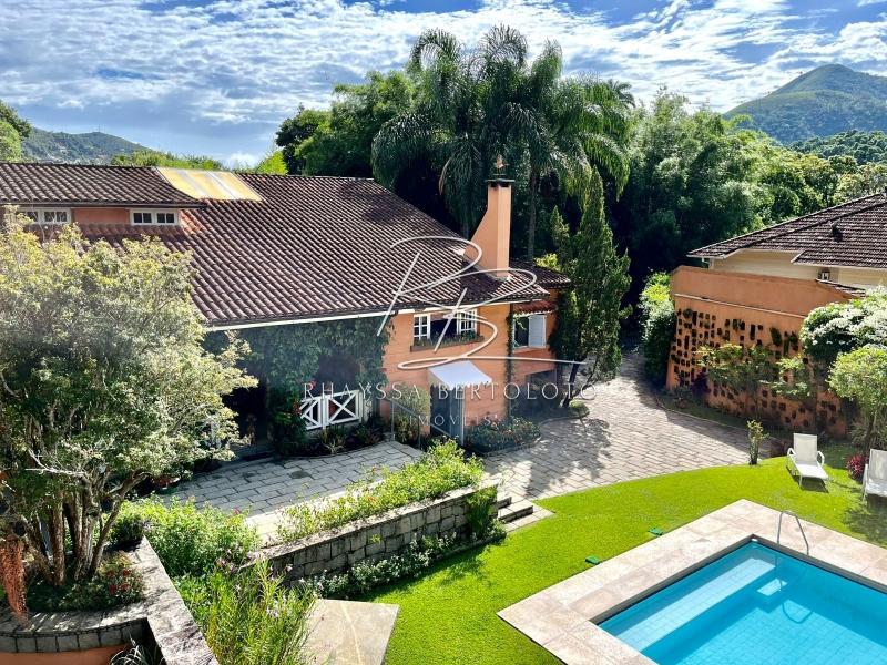 Casa à venda em Corrêas, Petrópolis - RJ