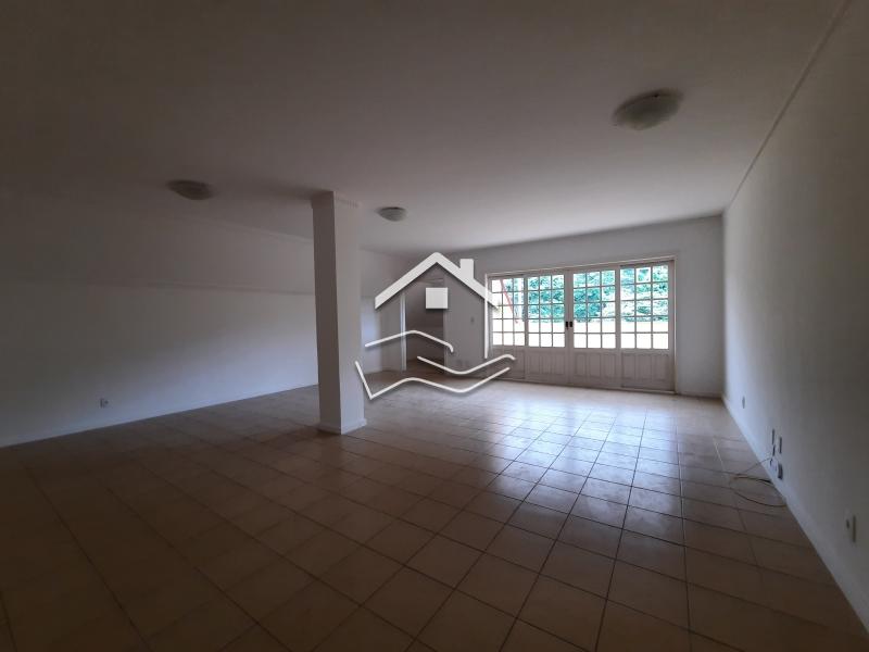 Apartamento para Alugar em Itaipava, Petrópolis - RJ - Foto 17