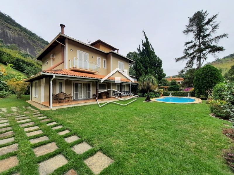 Casa à venda em Itaipava, Petrópolis - RJ
