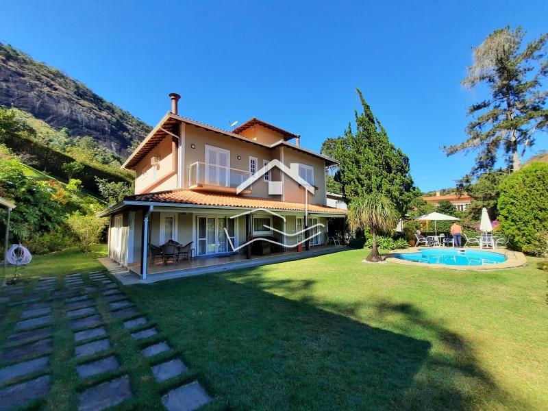 Casa à venda em Itaipava, Petrópolis - RJ