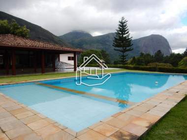 [73] Casa em Araras, Petrópolis/RJ