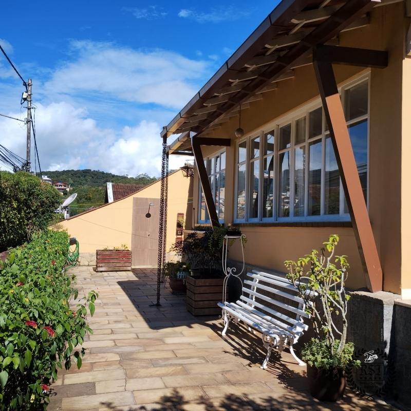 Casa à venda em Valparaíso, Petrópolis - RJ - Foto 1