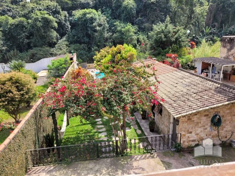 Casa em Cascatinha - Petrópolis/RJ  - 3 Dormitórios