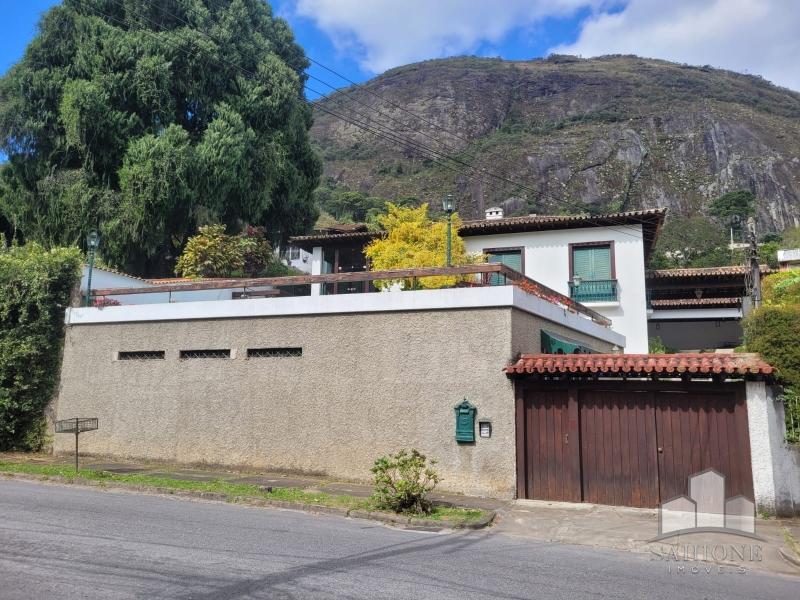 Casa em Quitandinha - Petrópolis/RJ  - 4 Dormitórios