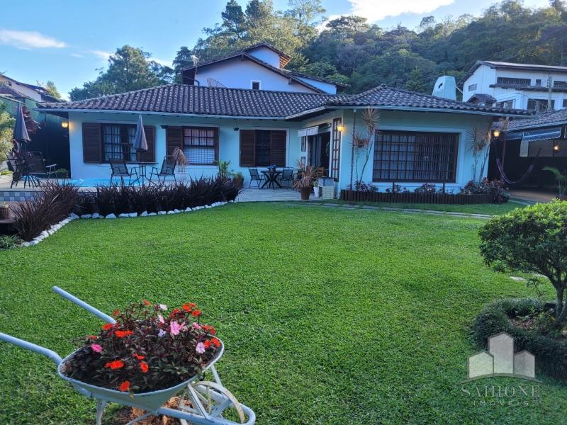 Casa à venda em Quarteirão Italiano, Petrópolis - RJ