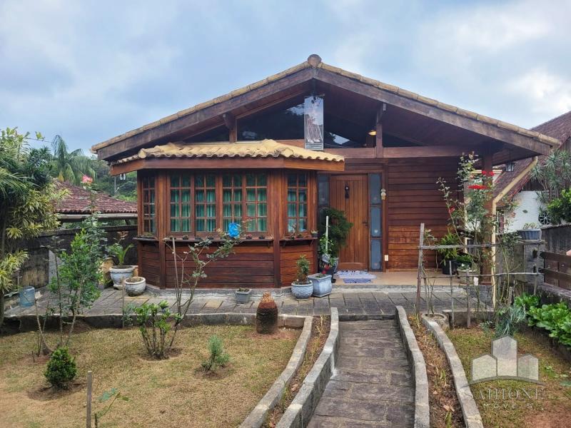 Casa em Quitandinha - Petrópolis/RJ  - 5 Dormitórios